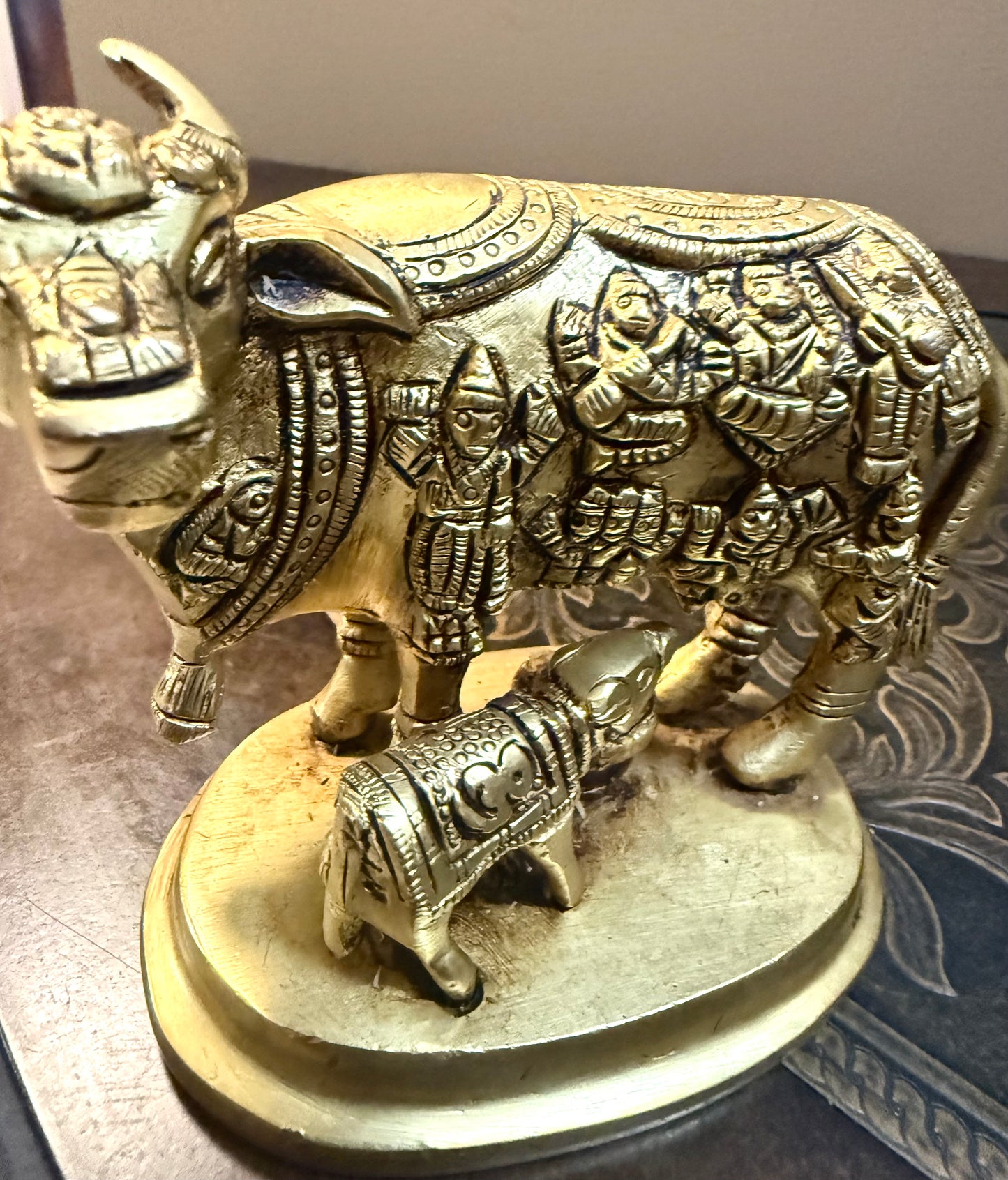 Brass Hindu god idols | Kamdhenu Cow With Calf Idol With Base- 4 Inches | Brass Idol | Antique Polish Cow And Calf Statue for Home | Antique Brass Statue|Cow and Calf brass Statue for housewarming gifts
