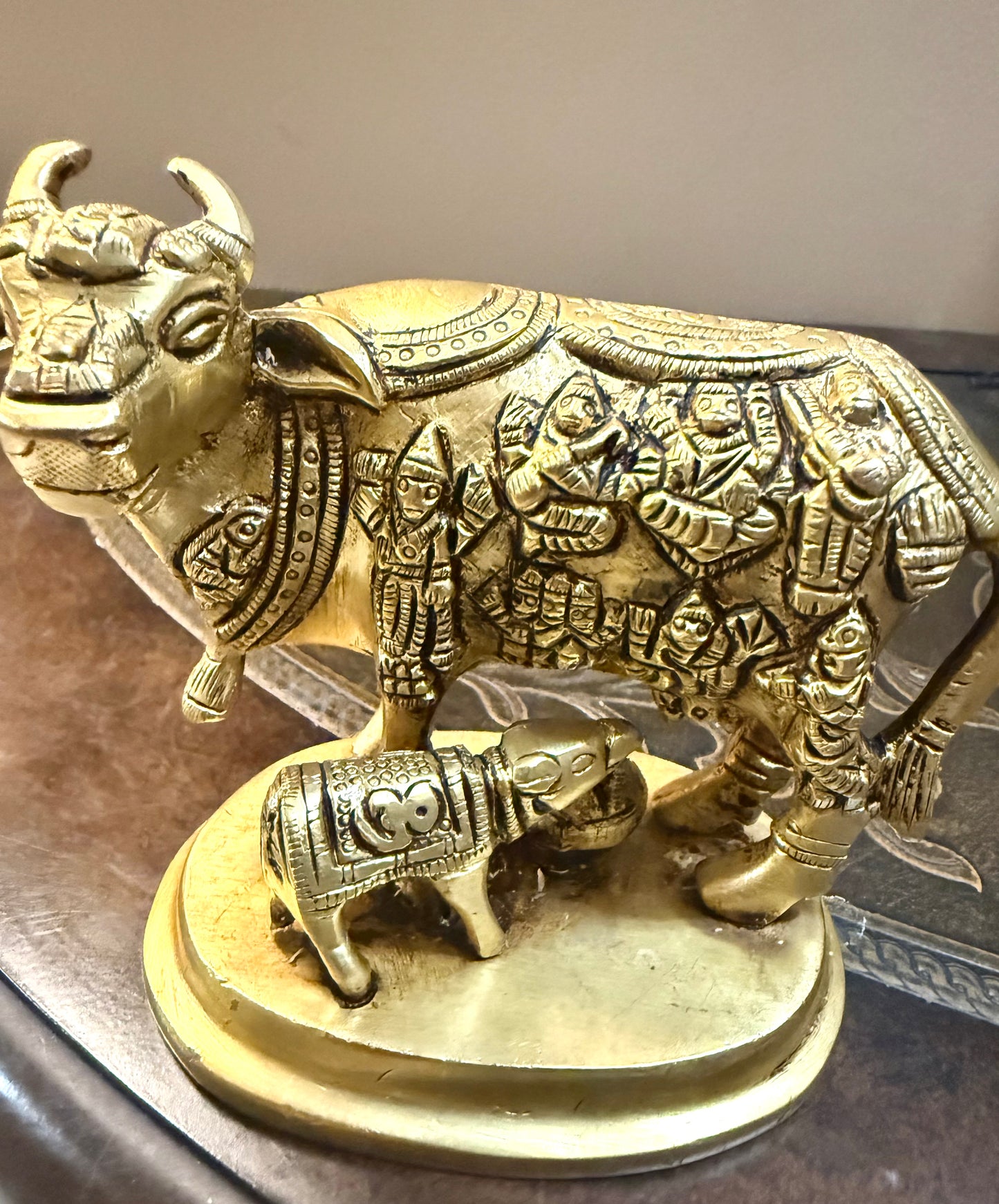 Brass Hindu god idols | Kamdhenu Cow With Calf Idol With Base- 4 Inches | Brass Idol | Antique Polish Cow And Calf Statue for Home | Antique Brass Statue|Cow and Calf brass Statue for housewarming gifts