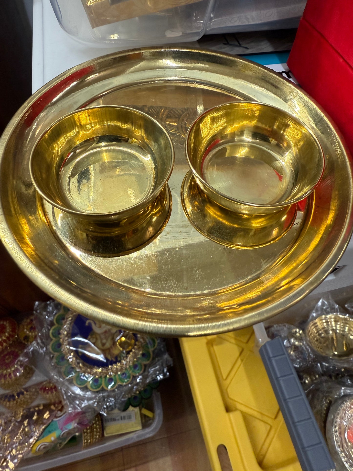 brass pooja thali| puja plate with 2 haldhi kumkum bowl for pooja favours and housewarming return gifts