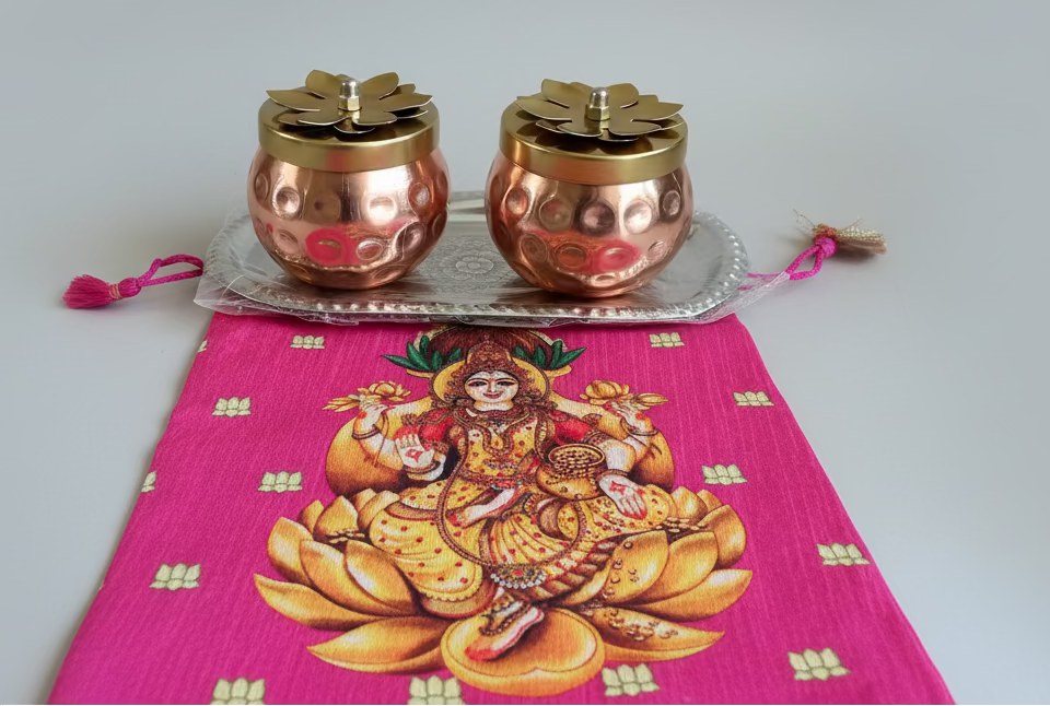 Copper & Brass Decorative Storage Jar with Floral Lid | Indian Gift Box | Dry fruit jar and tray|Wedding Return Gift | Home Décor | housewarming pooja gifts| return gifts| Favors Housewarming Gifting | Pooja Gifts– Traditional Diwali Return Gifts