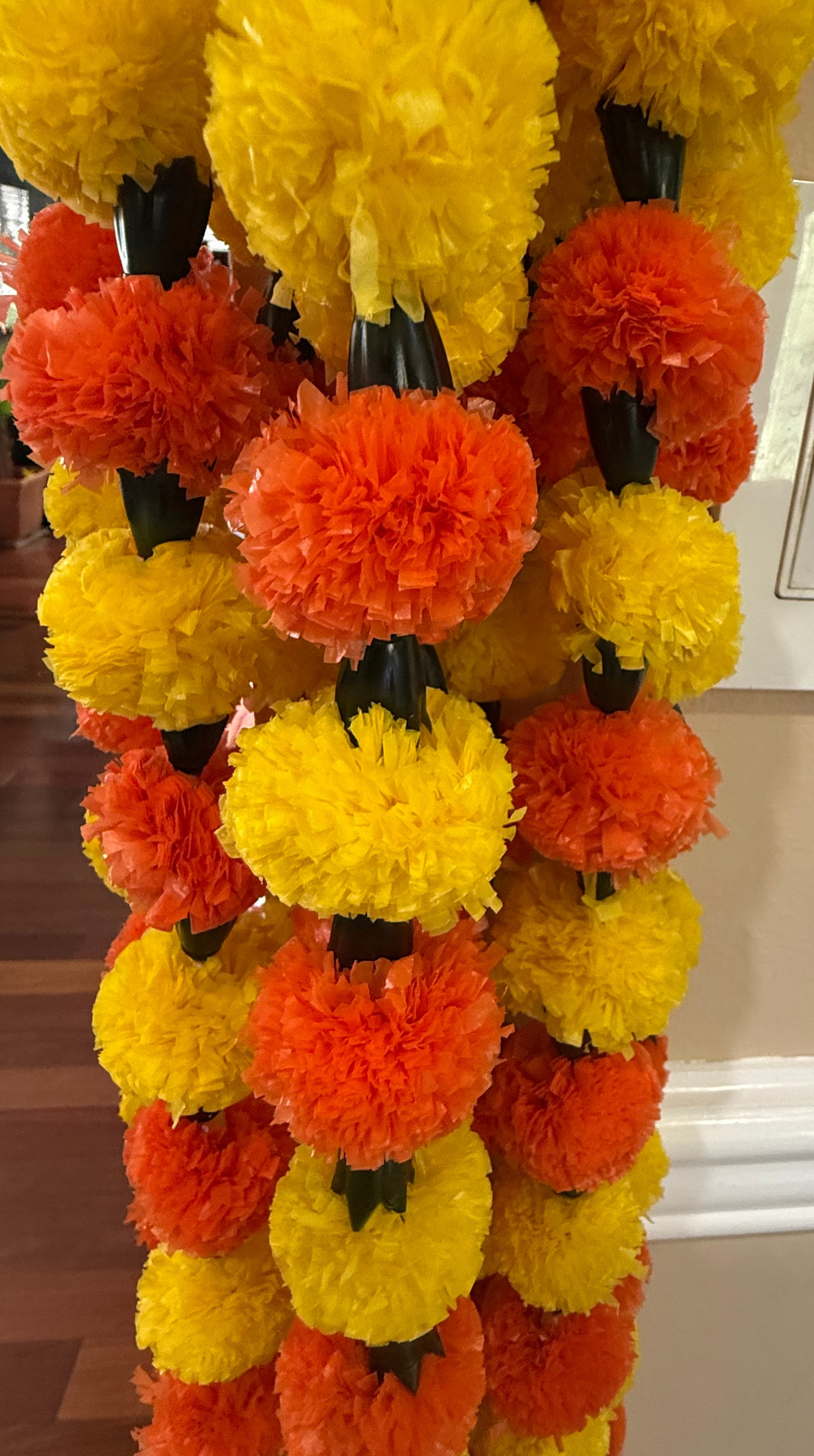Yellow/Orange Small Marigold Garland for Decoration |5 Feet Artificial Marigold Flowers | Diwali Decorations for Home |Artificial Marigold Heads for Diwali Party | Indian Weddings,Halloween,Wreath