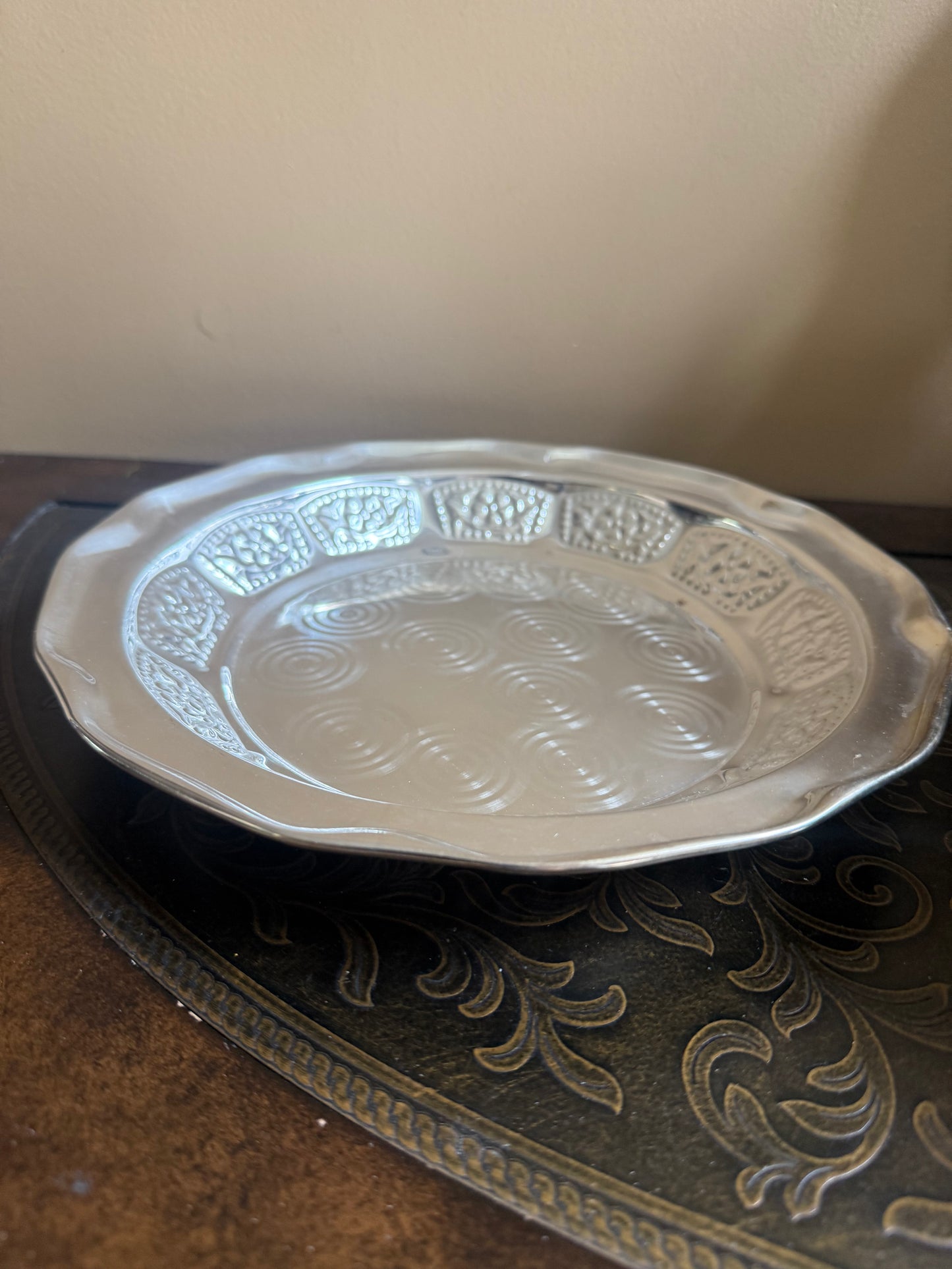 German Silver Pooja Thaali Plate | Thamboolam plate: Indian Pooja plate Favor,|housewarming Return Gift (10-Inch) | Wedding Favors |Housewarming Gifts– Traditional Return Gifts