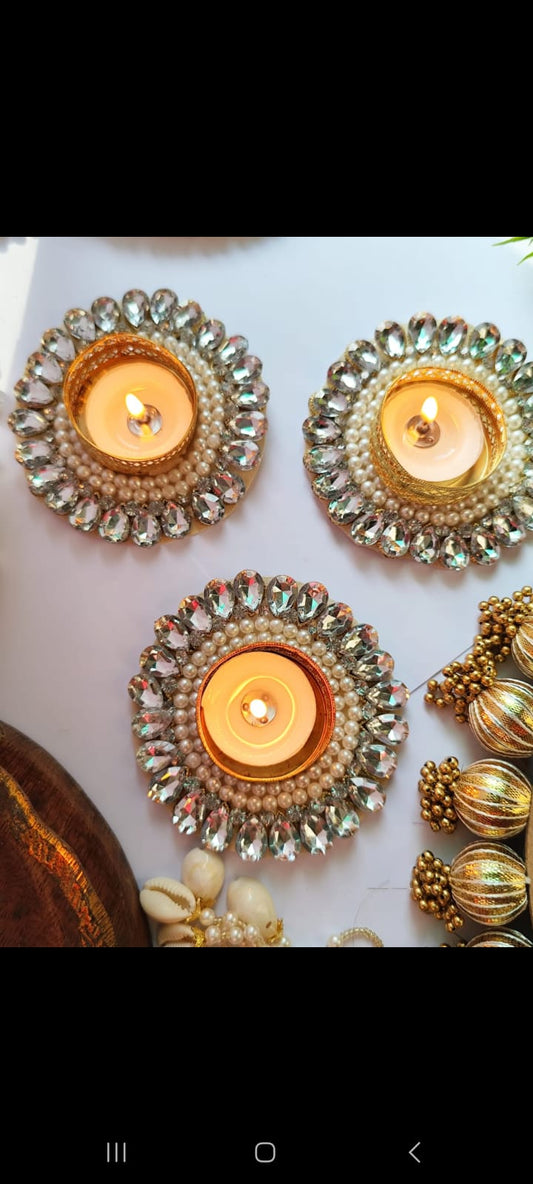 Buy all Diwali and Christmas decorative tlight holders , diya holders, T-light holder in USA from MuruganDecors